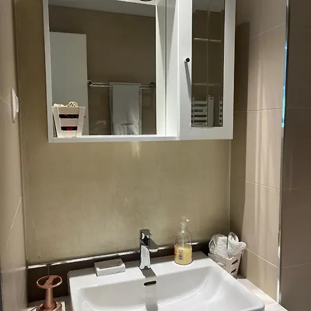 Waterfront Cozy Apartment Belgrade